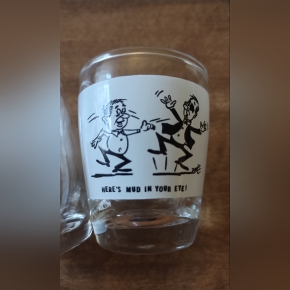 Set of two vintage shot glasses - Picture 3 of 3